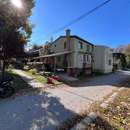 Hotel apartamentowy Flow House